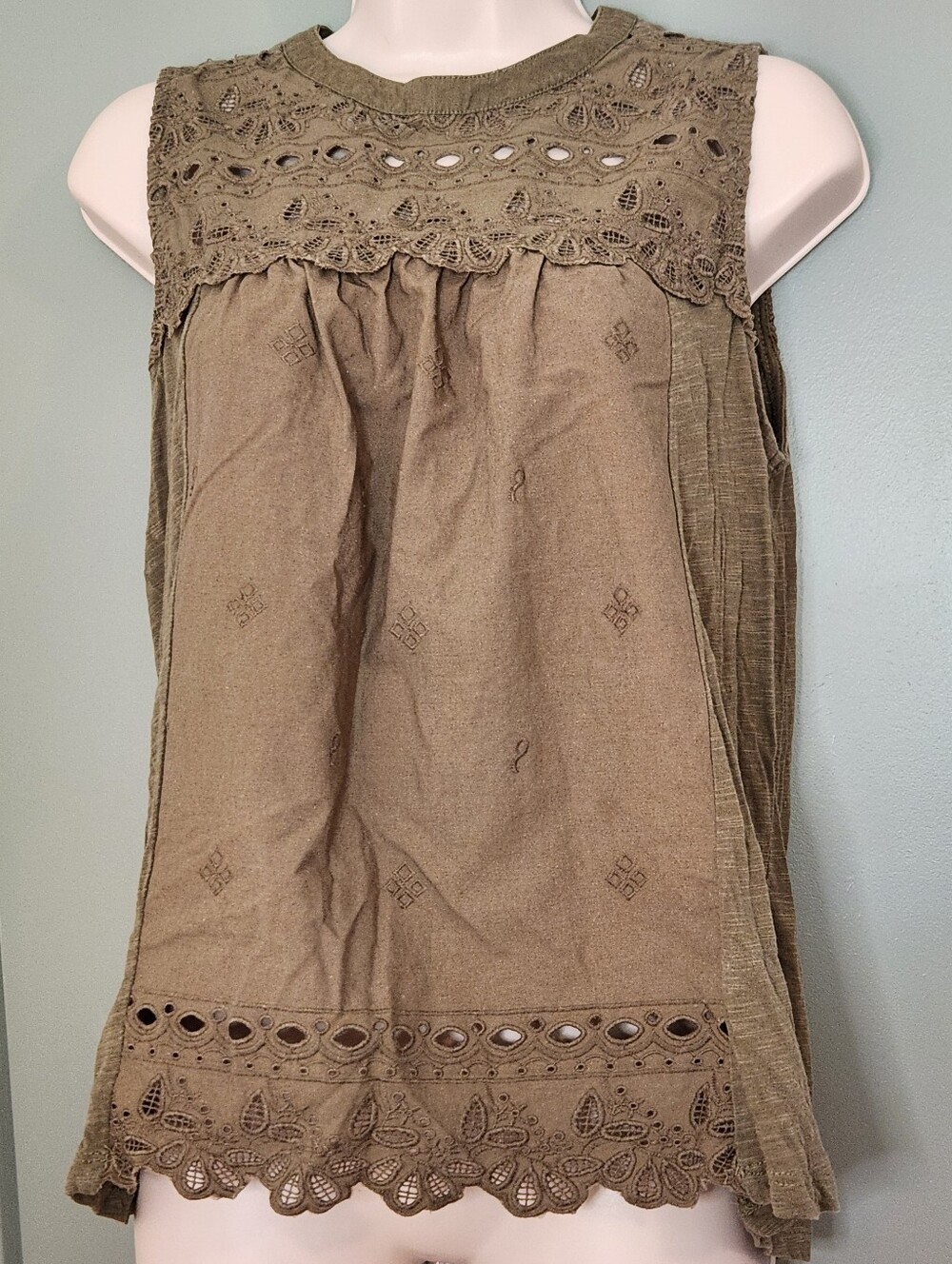 🍀Lucky Brand Olive Green Eyelet Tank Top 100% Cotton Size Small